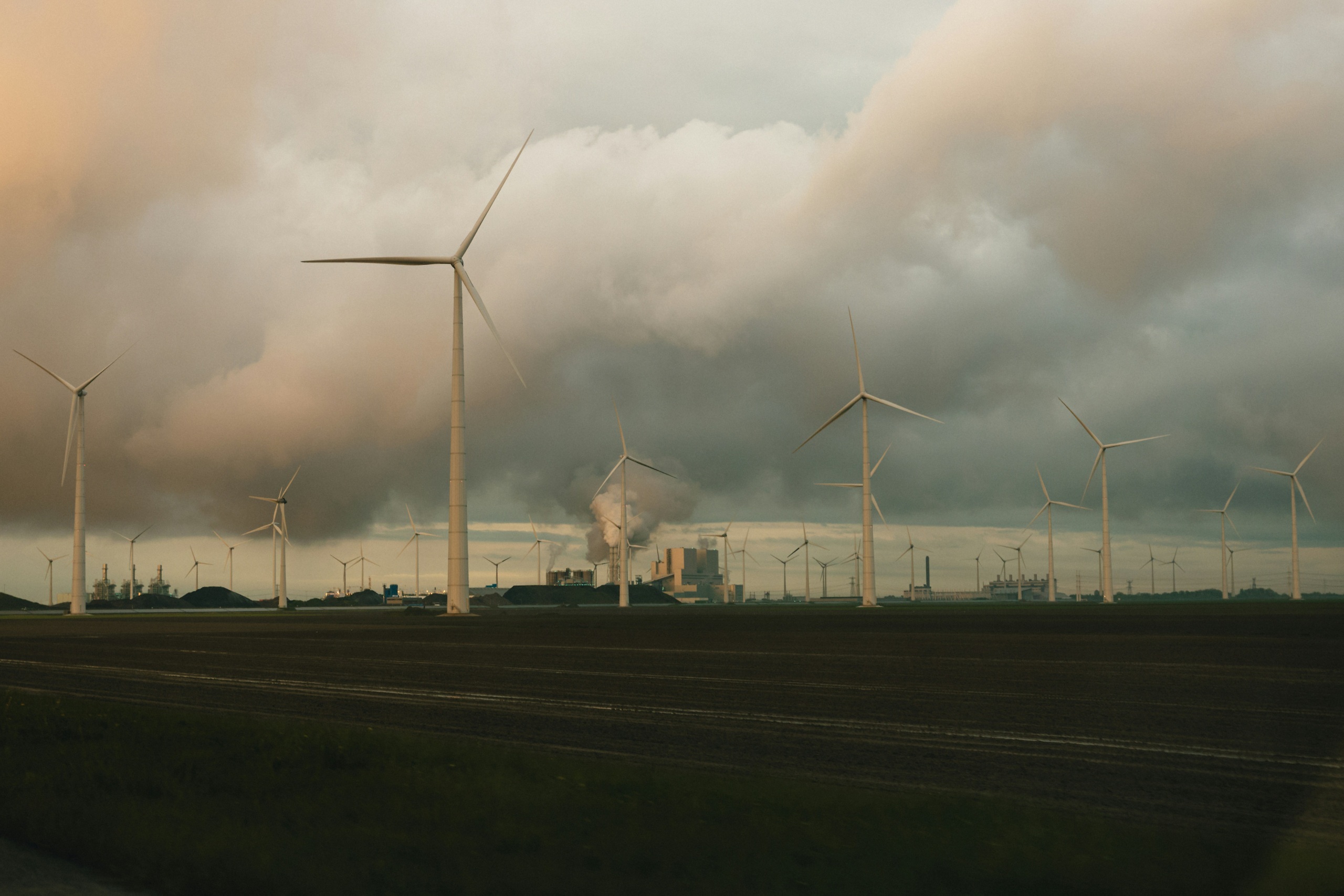 Wie stuurt wie? Over energie, regie en het einde van vrijblijvendheid